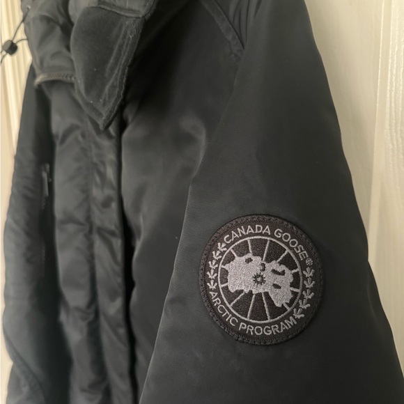 Canada Goose Everleigh Bomber jacket! - Picture 2 of 12